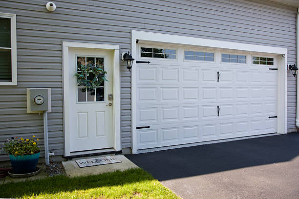 24/7 Emergency Garage Door Panel Replacement experts in St. Croix Falls, WI